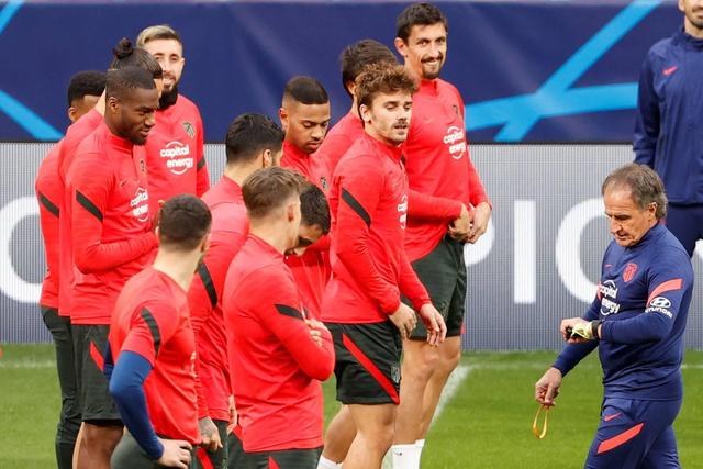 周琦21+8胡明轩20分广东大胜山东 高诗岩15分