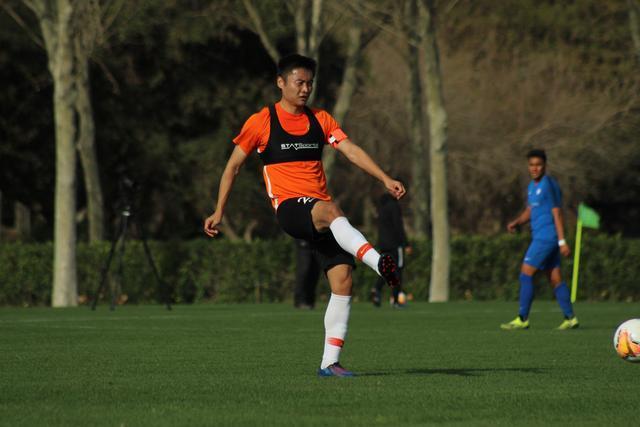 广东官宣双外援！威尔-巴顿和贝兹利加盟球队