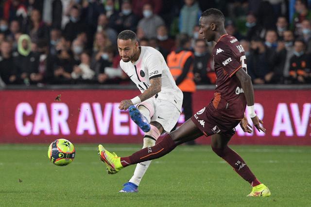 西甲上演最强矛盾之争 数据示巴萨击沉"黄潜"